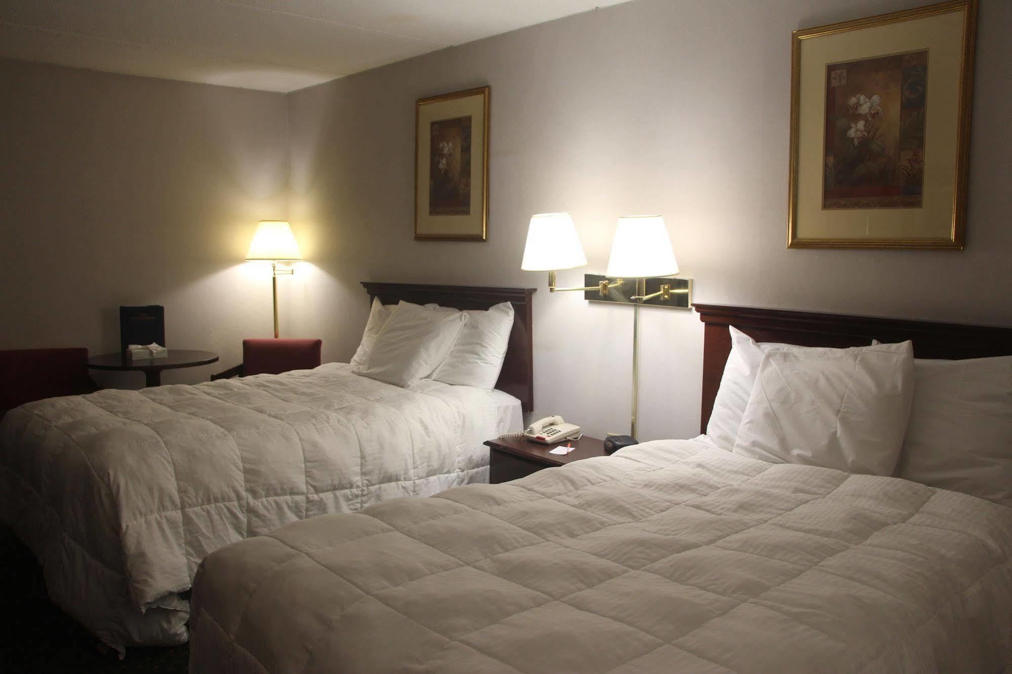 Magnuson Hotel East Сиракьюс Экстерьер фото