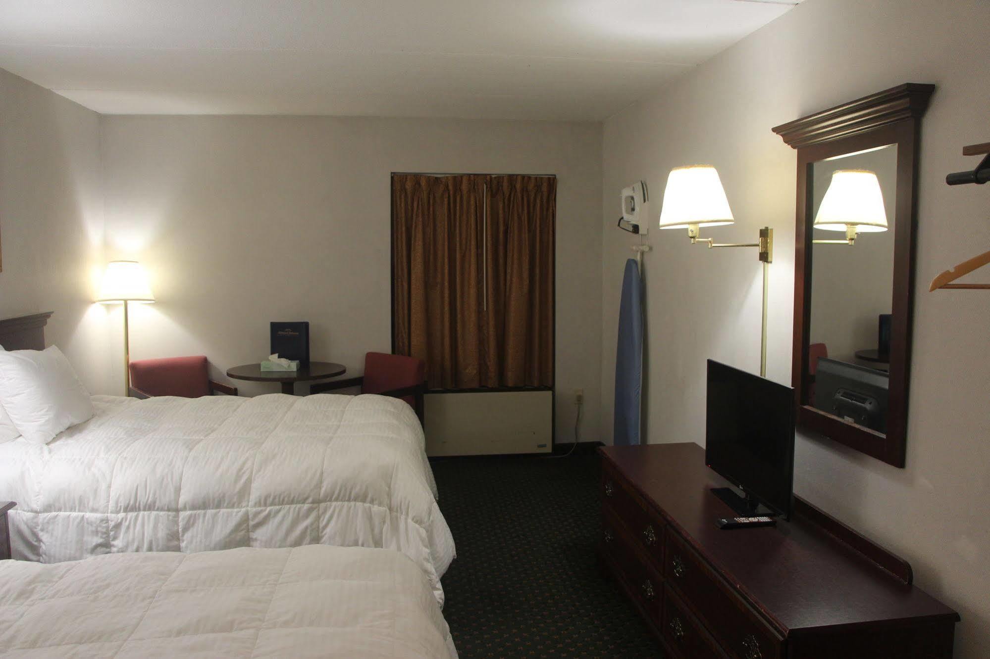 Magnuson Hotel East Сиракьюс Экстерьер фото